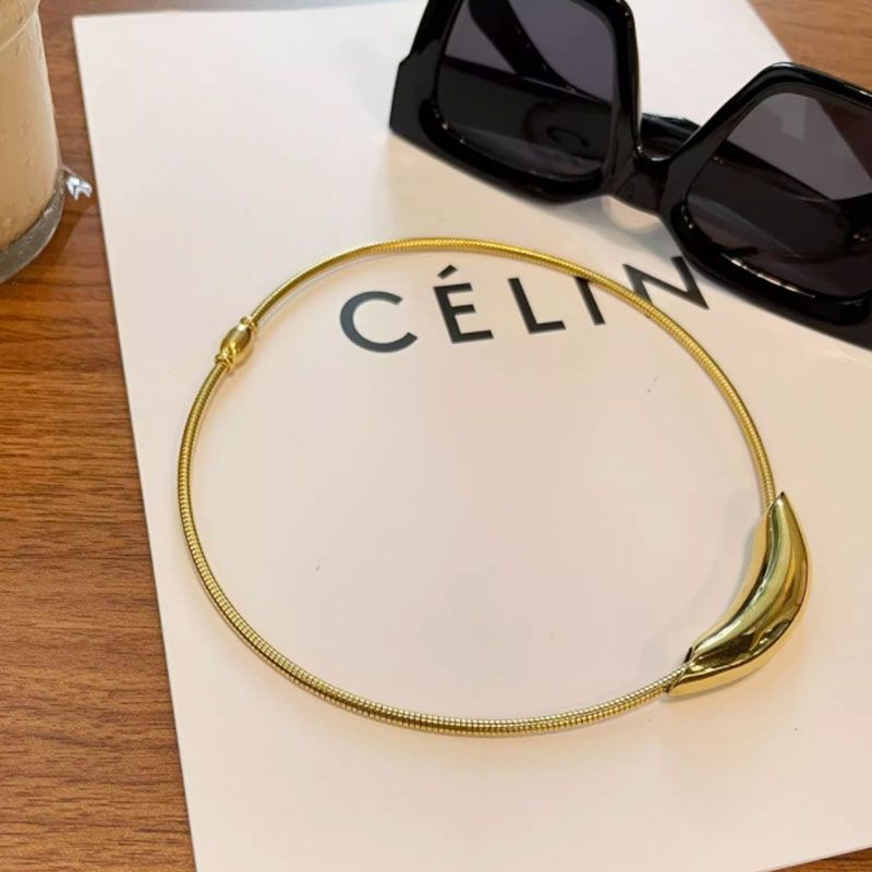 Claude choker