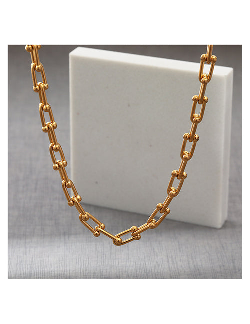 Horseshoe buckle necklace