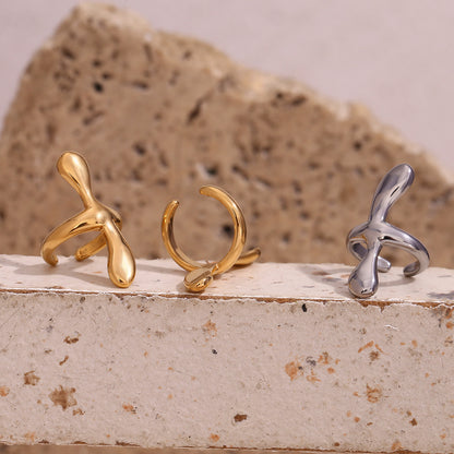 Cross earcuff