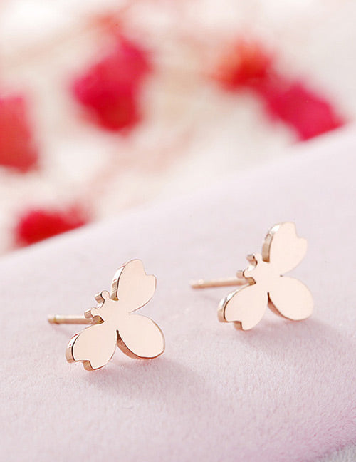 Bee studs