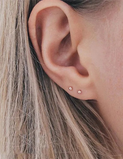 Mini studs ball