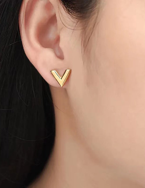 V studs