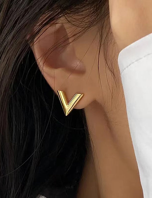 V studs