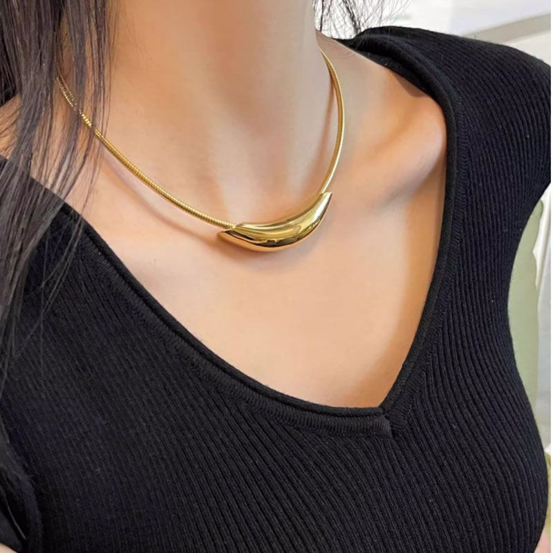 Claude choker
