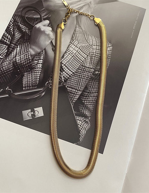 Boa necklace