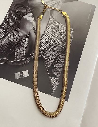 Boa necklace
