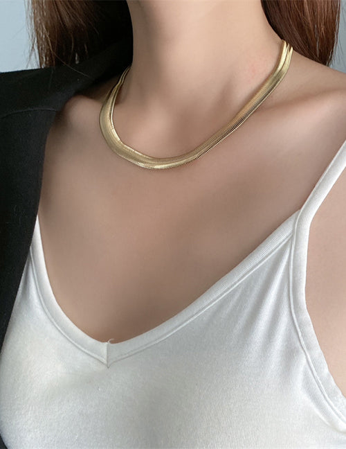 Boa necklace