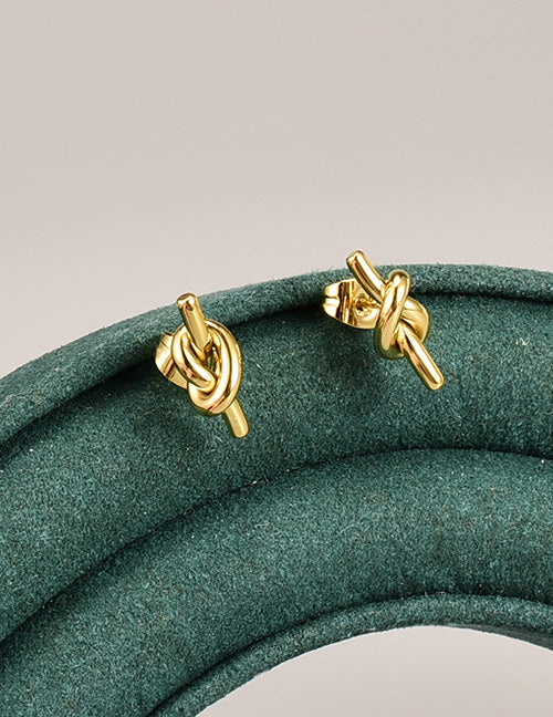 Knot studs