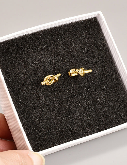Knot studs